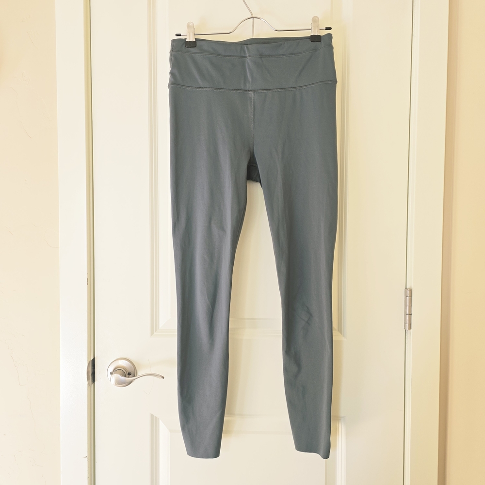 Athleta Olive Green Accelerate 7/8 Performance Leggings - Medium Tall